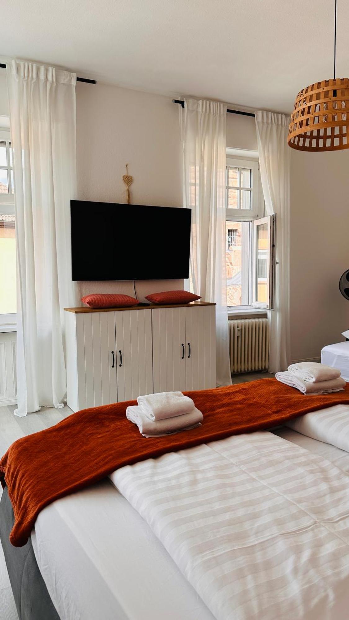 Amao-Brown I Exklusives City-Apartment I 85Qm I Privatparkplatz & Komfort I King-Size Bed Lahr  Bagian luar foto